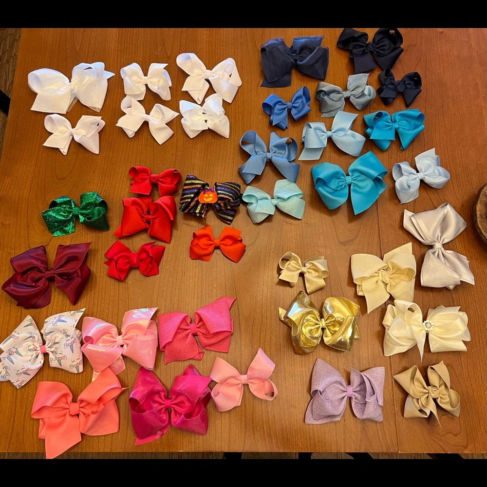Assorted hair bows